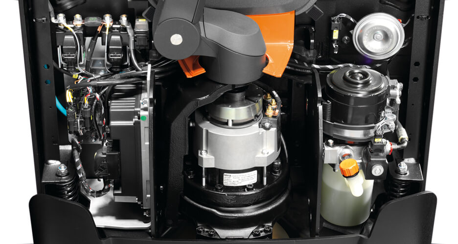 Mô tơ điện trên dòng xe nâng BT Staxio W Series được gắn cố định, chắc chắn, và không cần cáp nối