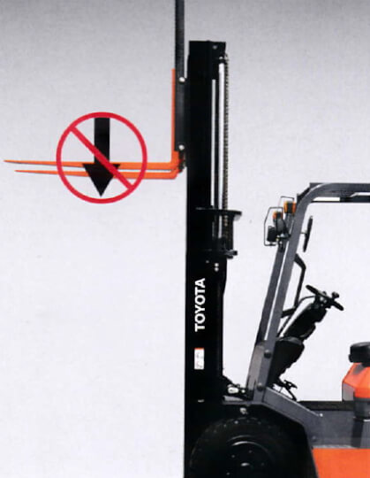 Khóa Key-lift Interlock trên dòng xe nâng Toyota FDZN/FGZN